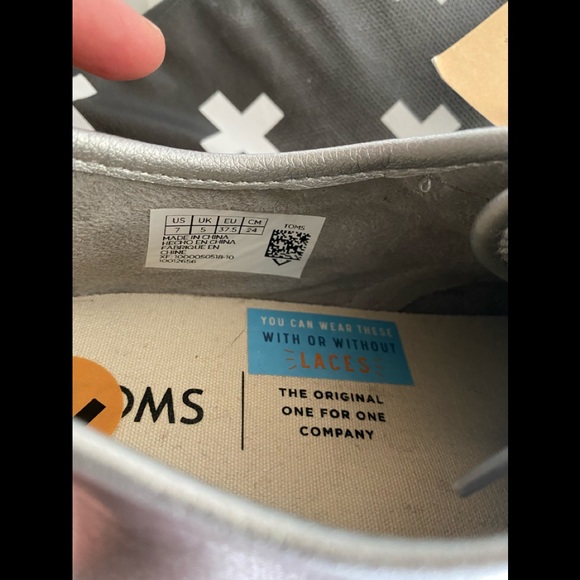 SOLD // Toms Oxford shoes - Picture 5 of 7